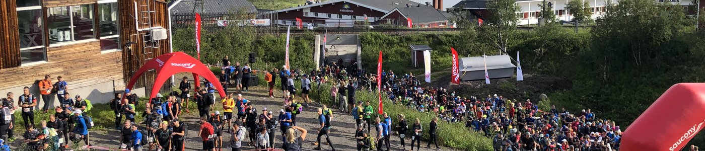 Bild på lopp för trailrunning. Från utmaningen BAMM i Riksgränsen. Trailrunning när den är som bäst.